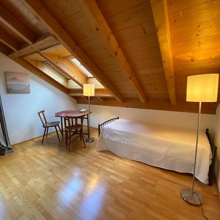 Atelier 67 Bed and Breakfast Obersaxen Esterno foto